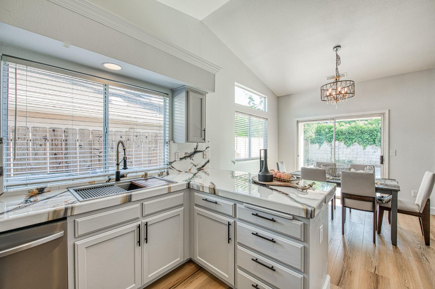 4994 W Decatur Ave, Fresno, CA 93722