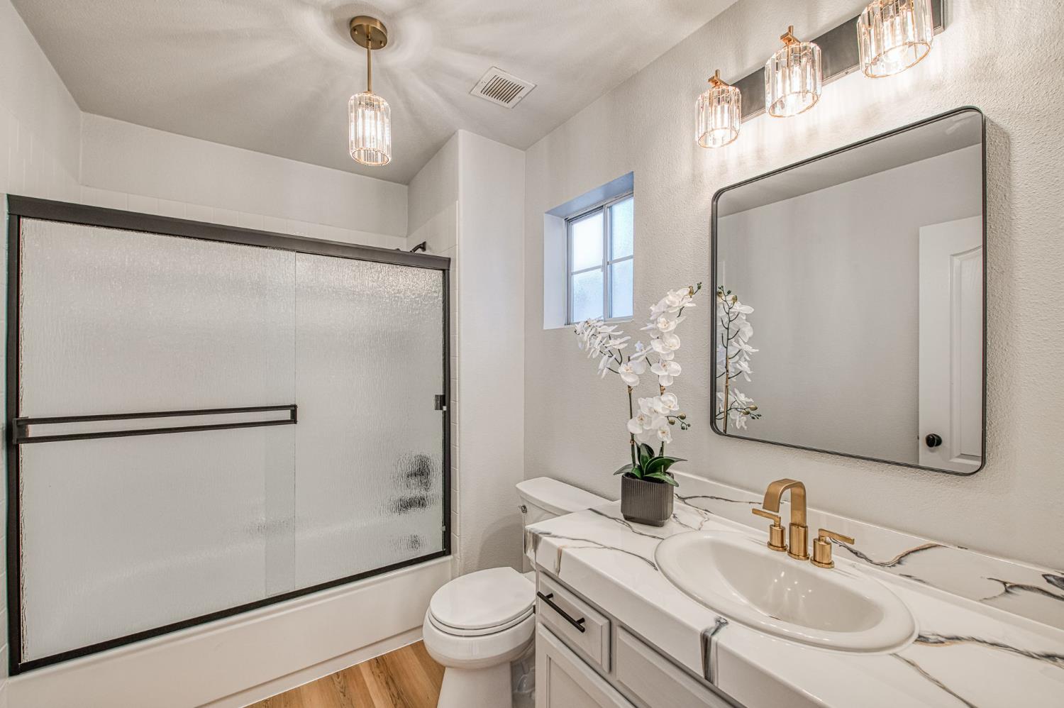 4994 W Decatur Ave, Fresno, CA 93722