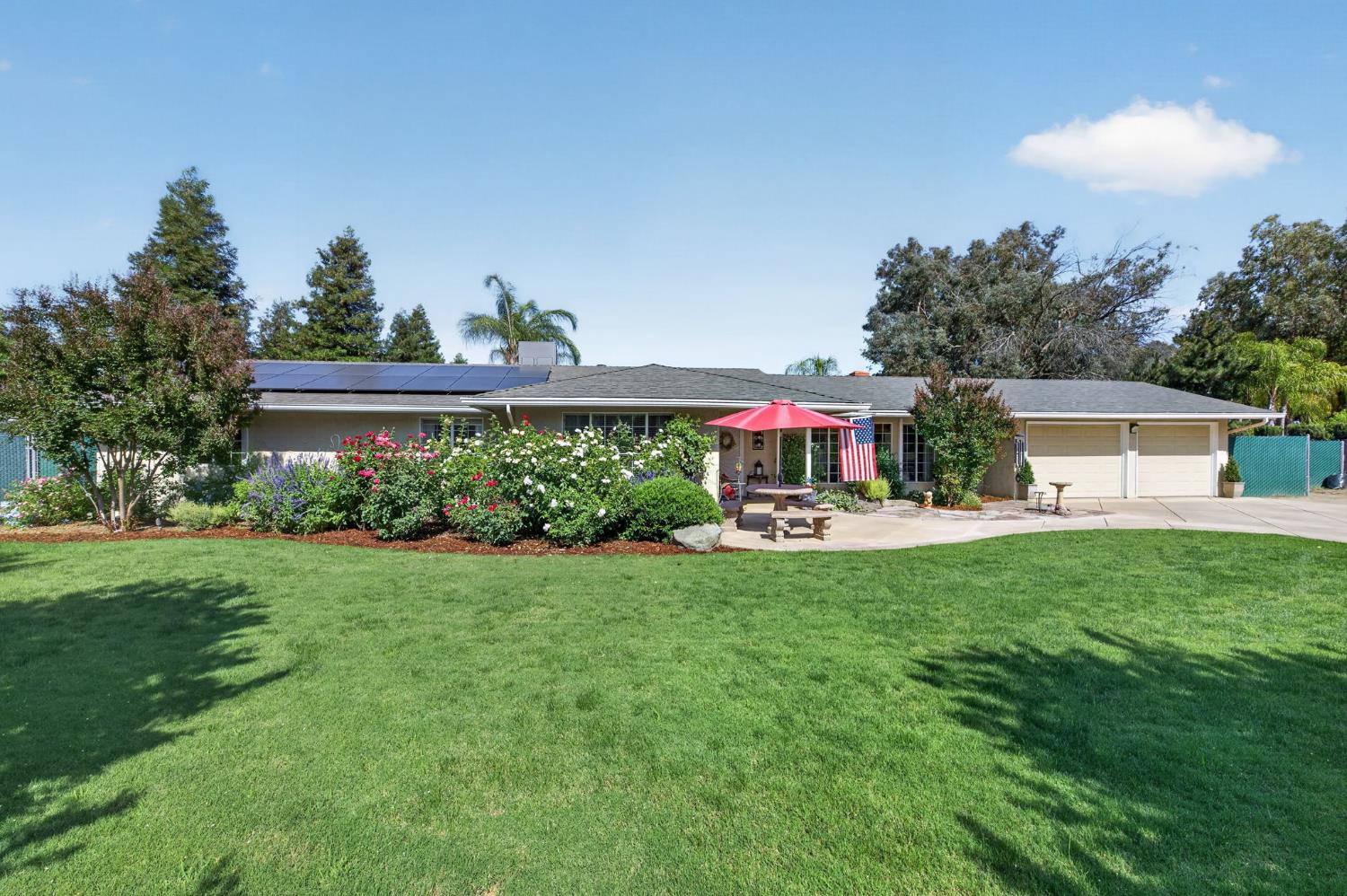 9198 N Fowler Ave, Clovis, CA 93619