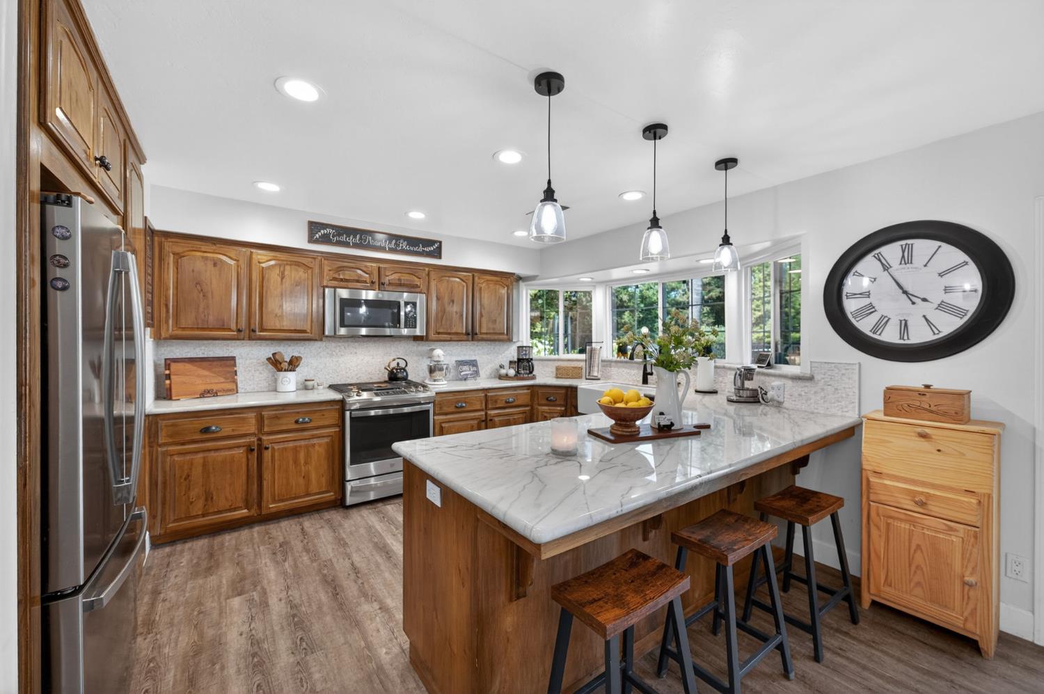 9198 N Fowler Ave, Clovis, CA 93619