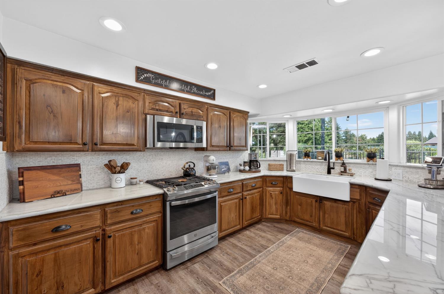 9198 N Fowler Ave, Clovis, CA 93619