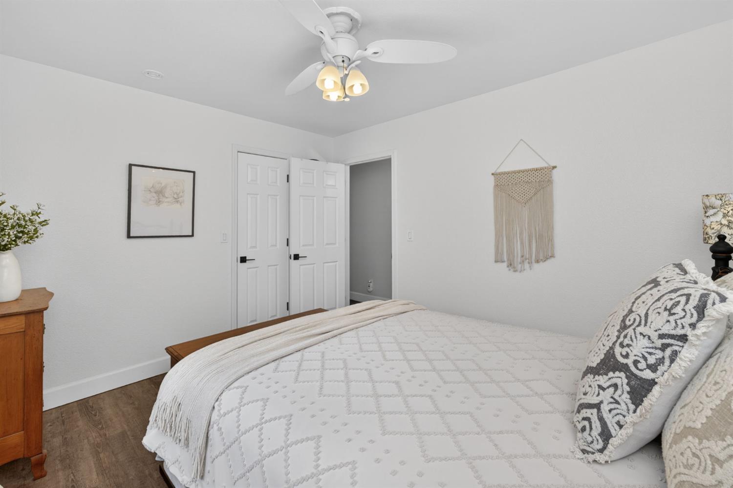 9198 N Fowler Ave, Clovis, CA 93619