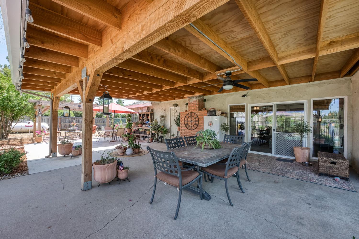 9198 N Fowler Ave, Clovis, CA 93619