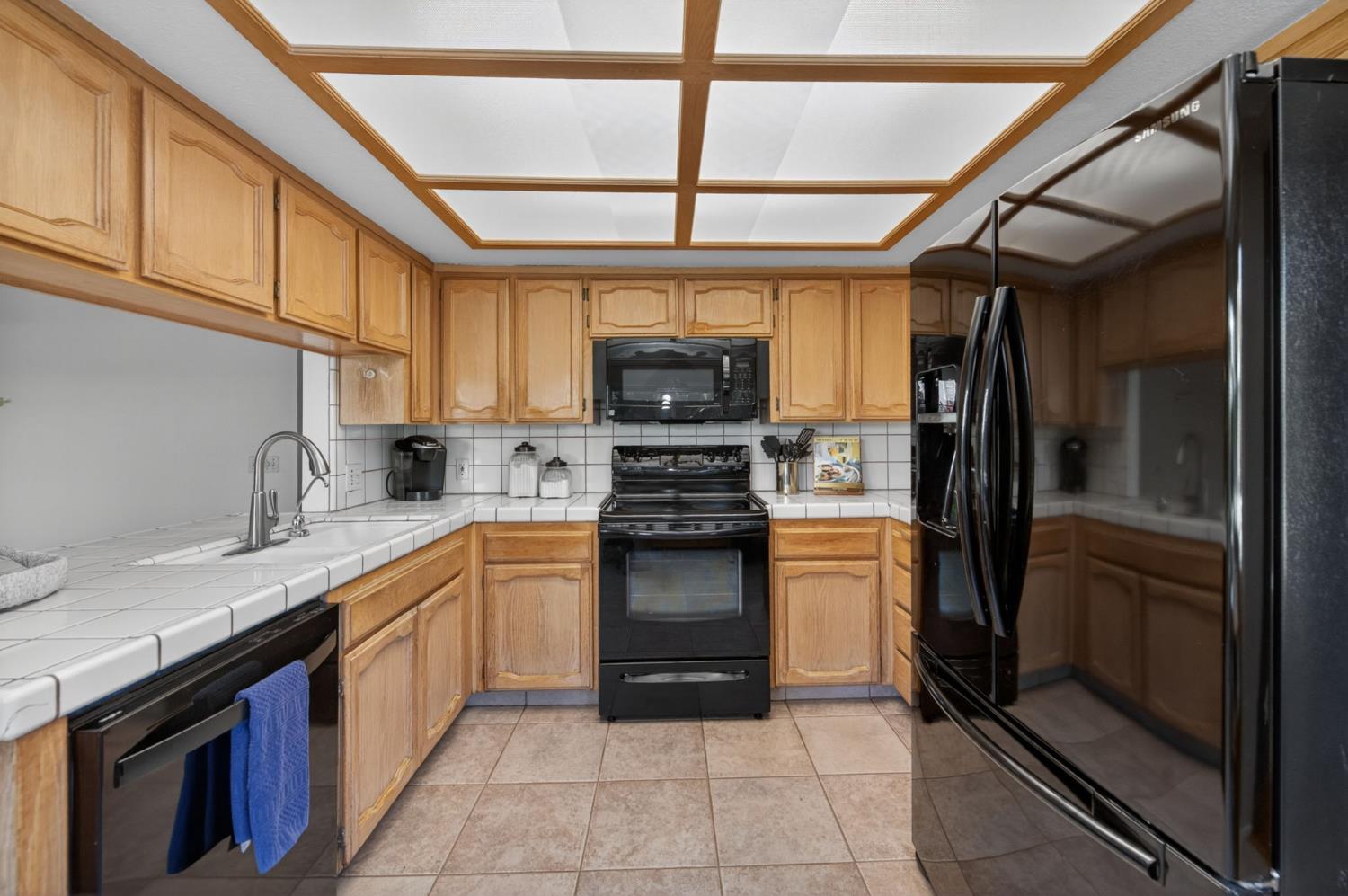 6477 N Hanover Ave, Fresno, CA 93722