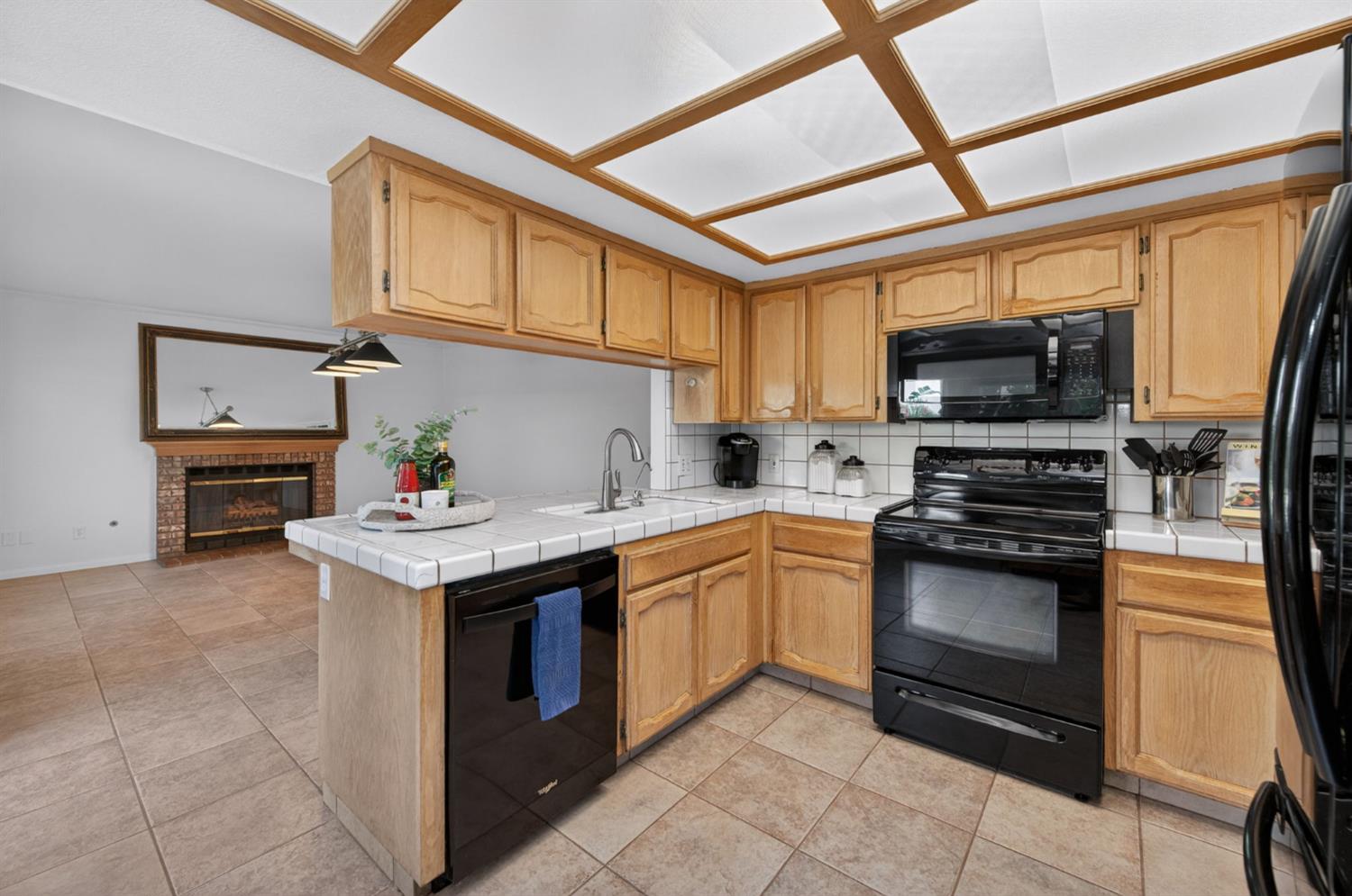6477 N Hanover Ave, Fresno, CA 93722