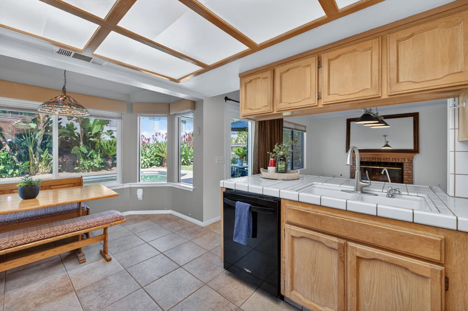 6477 N Hanover Ave, Fresno, CA 93722