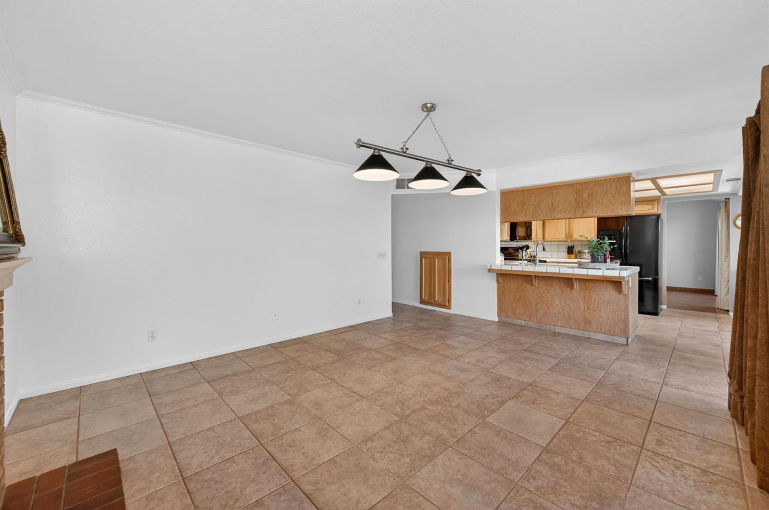6477 N Hanover Ave, Fresno, CA 93722