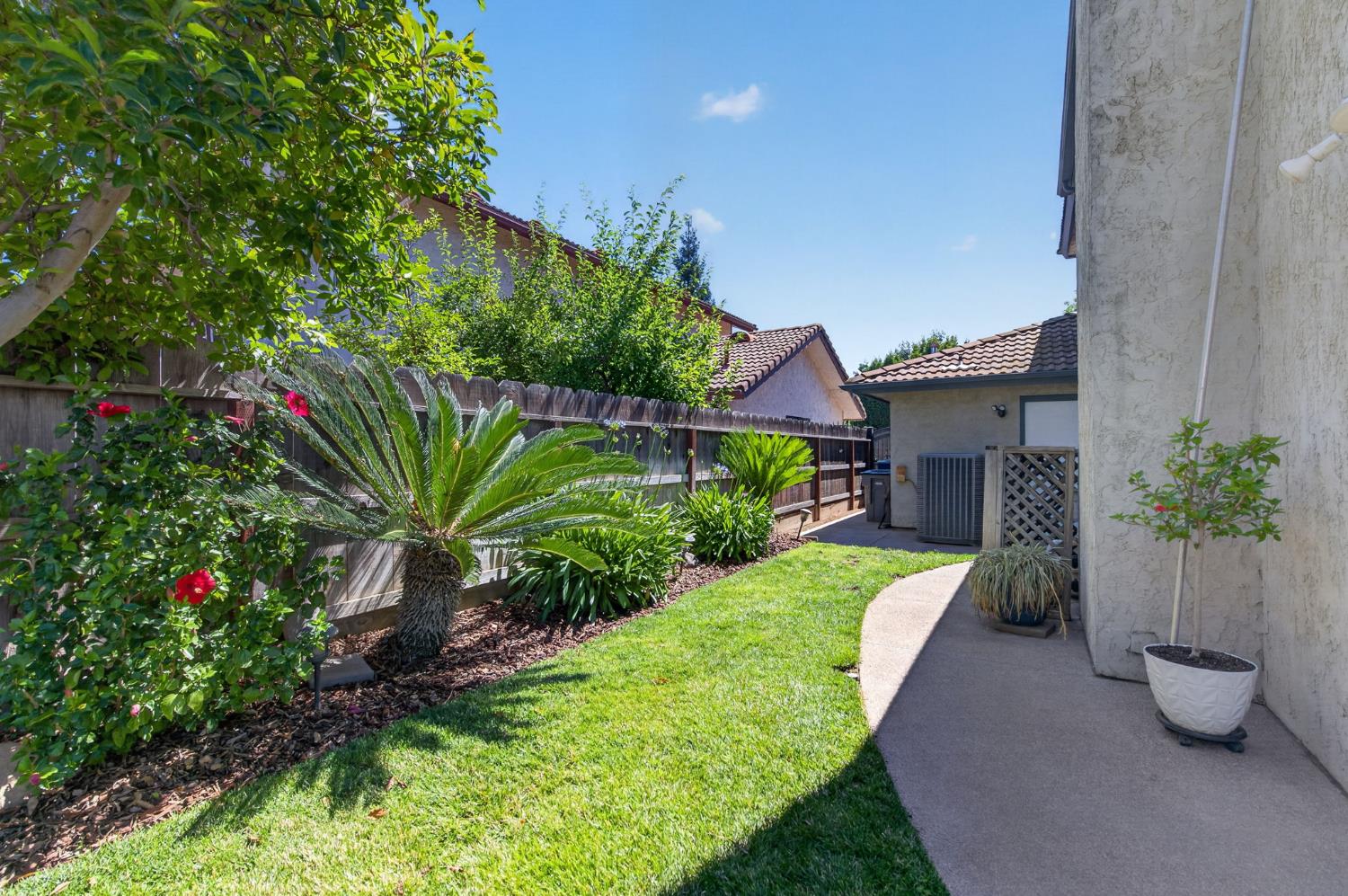 6477 N Hanover Ave, Fresno, CA 93722