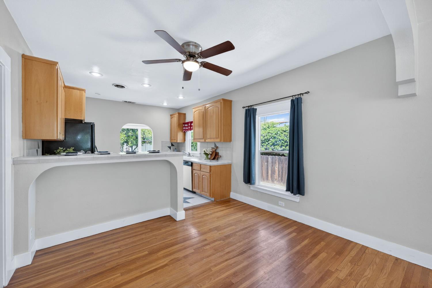 659 E Harvard Ave, Fresno, CA 93704